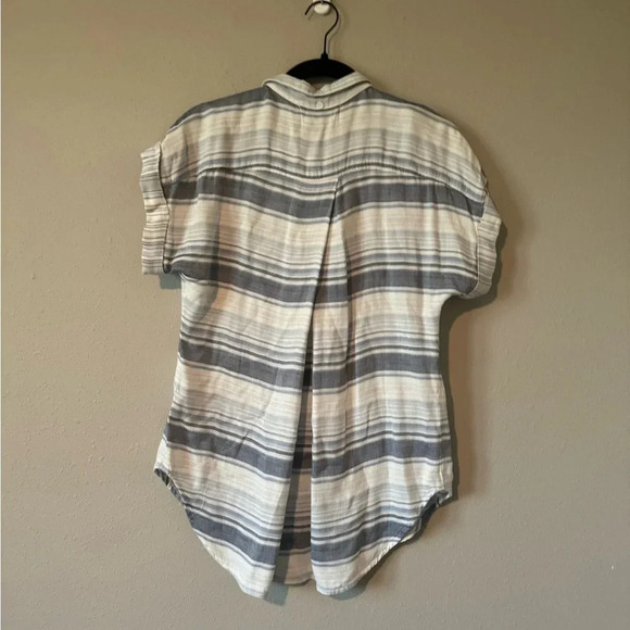 Side Stitch Button Up Medium - Picture 4 of 5